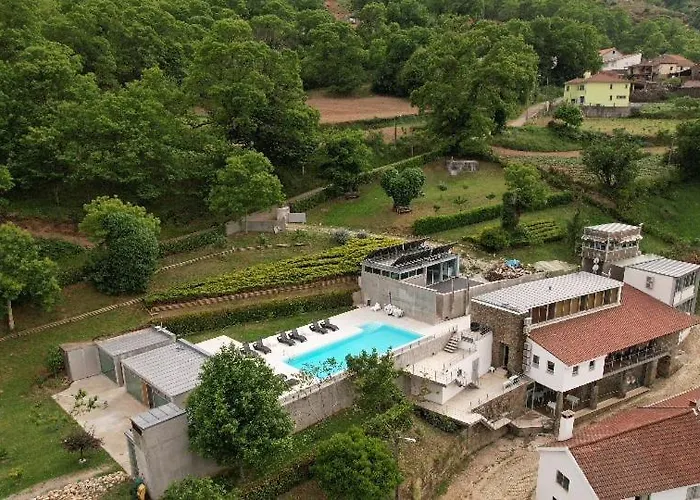 منزل ريفي Quinta Dos Castanheiros - *